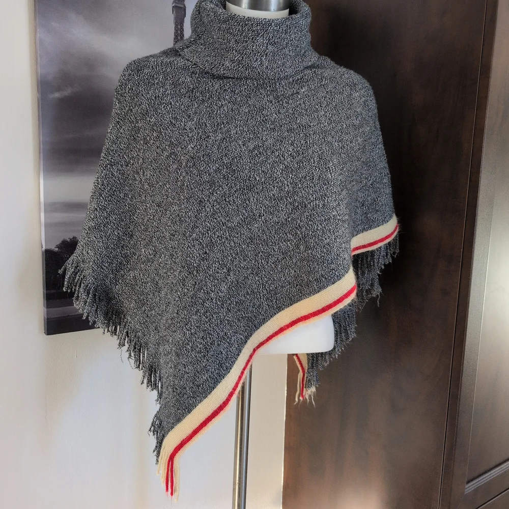 Roots Knit with Cream and Red Stripes and Brown Leather Tag - Picture 3 of 7